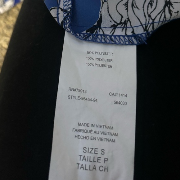 Motherhood Blue Floral Maternity Blouse - Picture 7 of 8